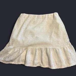Lily Rose White patterned skirt Size M thumbnail 2