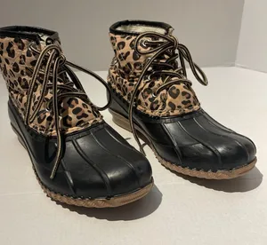 Magellan Outdoors Insulated Leopard Print and Black Duck/Rain Boots Size 6B thumbnail 1
