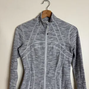 Lululemon ladies athletic wear Gray Full-Zip define Jacket SZ 4 gym working‎ out thumbnail 2