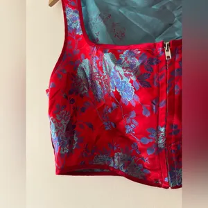 NWOT PrettyLittleThing Red and Blue‎ Satin Oriental Zip Front Corset Crop Top thumbnail 3