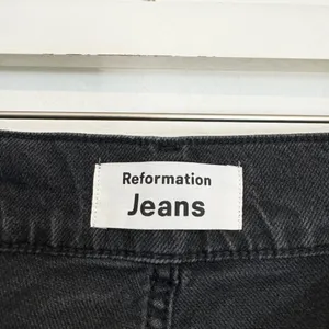 Reformation Charlie Jeans Size 24 Dark Faded Black Seamed Button Fly Alternative thumbnail 6