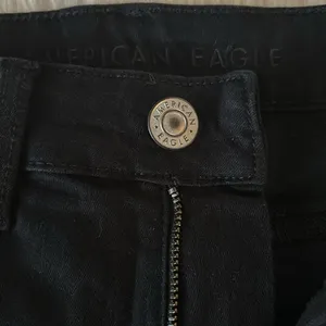 AMERICAN EAGLE Shorts Women’s Size 8 AE NE(X)T LEVEL STRETCH Mid Rise Shorts thumbnail 2