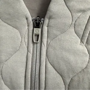 Lululemon Quilted Bomber Jacket Women’s 2 Riverstone Sage Green Cropped LW3HFMS thumbnail 3