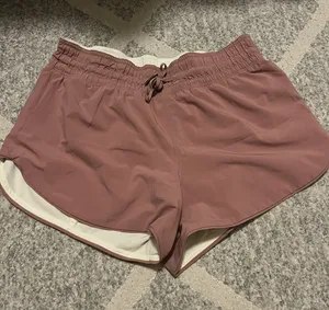 Lululemon Shorts thumbnail 1