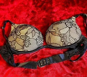 Victoria's Secret push up bra Size 36B $38 each thumbnail 2
