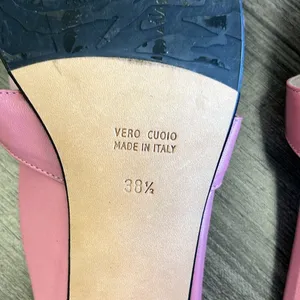 NWOT Taryn Rose Orchid kitten heels. Size 38.5 (8). thumbnail 6