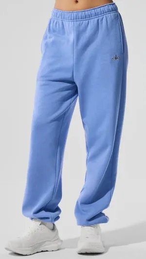 ALO Yoga NWT Accolade Sweatpants Joggers Crystal Clear Blue Size M thumbnail 1