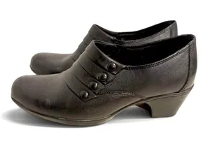 Clarks Bendables Ingalls Falls Black Leather Ruched Button Ankle Bootie Size 7.5 thumbnail 1
