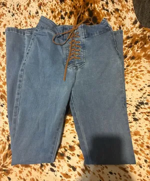 Forever 21 Jeans Flare High-Rise thumbnail 1