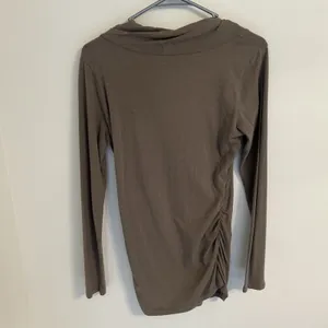 Cabi Lola Tee Brown Cowl Neck Ruched Long Sleeve Medium feminine flattering thumbnail 6