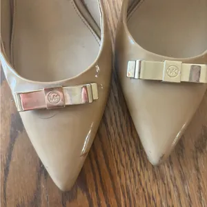 Michael Kors Elegant Beige Stiletto Heels thumbnail 3