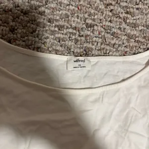 Aritzia Wilfred Crop Scrunch Cuff Long Sleeve White Top- Size XS thumbnail 8