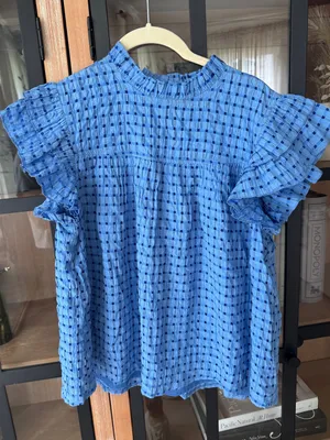 Pinch textured blouse ruffle mock neck short sleeve lucille woven top thumbnail 2