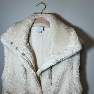 Varley Balter Relaxed Sherpa Gilet Vest Cream Faux‎ Fur Women's Medium thumbnail 3