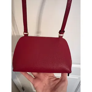 Marc Jacobs Crossbody Bag Women Small Red Pebbled Leather Camera Bag‎ thumbnail 2
