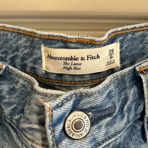Abercrombie high rise loose jeans thumbnail 3