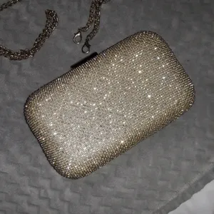 👛 Elegant Gold Glitter Clutch for Evenings Special Events Occasions Purse Bag thumbnail 4