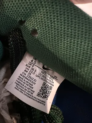 Nike SB Dunk Low Sneakers thumbnail 6