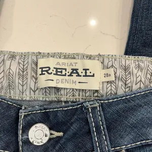 Ariat Arrow Fit Mid Rise Shayla Boot Cut Jean size 28R thumbnail 6