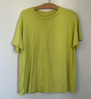 Boxy crewneck Lululemon tee shirt. Size 10 (?) thumbnail 1