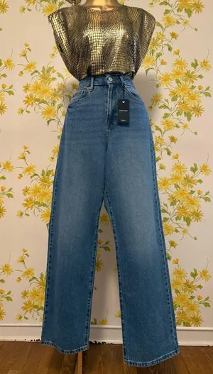 Forever 21 curvy 90’s straight leg jeans size 28 thumbnail 1