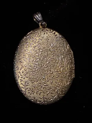 Vintage Oval Locket Pendant, Intricate Hand-Engraved All-Over Floral Design thumbnail 1