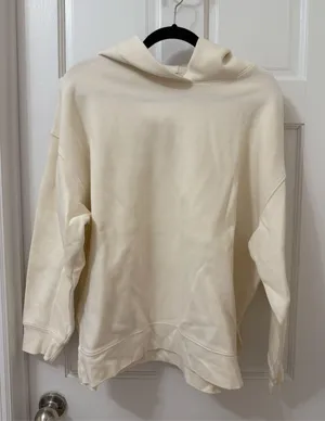 Uniqlo Hoodie thumbnail 1