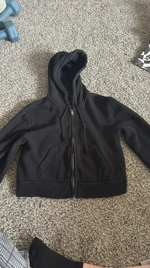 Brandy Melville Cropped Hoodie thumbnail 7