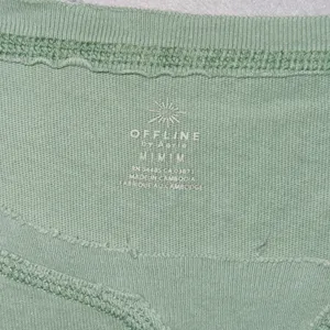 285 | OFFLINE by Aerie Womens Medium Raw Hem V-Neck Cropped T-Shirt‎ Sage Green thumbnail 3