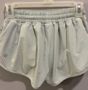 Lululemon Hotty Hot II Low-Rise 2.5” Shorts Light Green (Hazy Jade) thumbnail 7