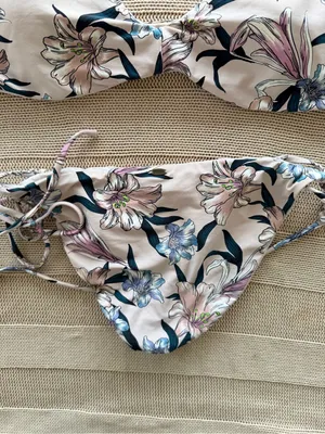 O'Neill Cream Bikini Set with Pastel Pink and Blue Floral Print thumbnail 3