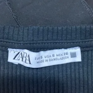 Zara Black Rib Knit Short Flutter Ruffle Sleeve V-Neck Slim Crop Blouse Top S thumbnail 3