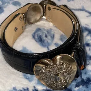 Brighton Vintage Leather Crocodile Embossed Silvertone Heart Buckle Sz M EUC thumbnail 1