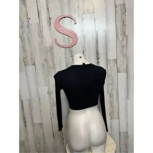 Windsor black crop top thumbnail 7