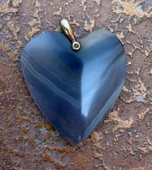 Free People Black agate marble color heart pendant with gold plated bail #boho #fairycore #goth #grunge thumbnail 1