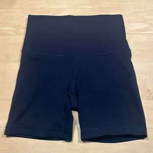 Lululemon Wunder Train High-Rise Short Sz 4 thumbnail 3