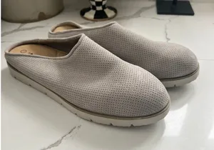 Bearpaw Womens jolene‎ Suede Closed Toe Clogs, Dove Gray, Size 11 thumbnail 1
