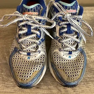 New Balance 860 V3 Running Sneakers Women’s Size 9 Silver Blue thumbnail 6