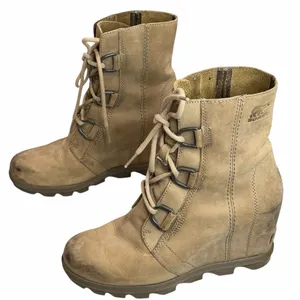 Sorel Joan Of Arctic Wedge Boots Womens‎ 8 Ash Brown Waterproof Chunky Lug Sole thumbnail 2