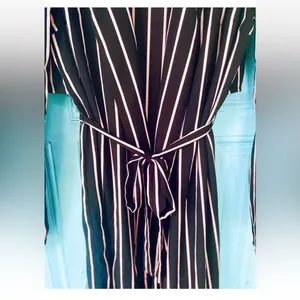 Black & Pink Striped Long Robe Sz Med Forever 21 Jacket Matching Belt Versatile thumbnail 3