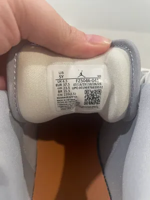 Nike Jordans thumbnail 6