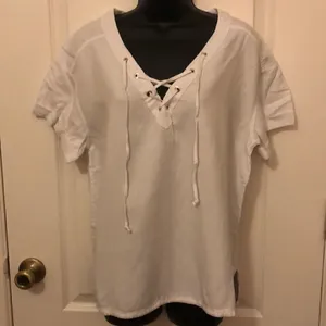 Marty M top White thumbnail 1