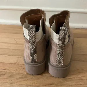 Taupe Suede Chelsea Platform Boots Brown Size 5.5 thumbnail 2
