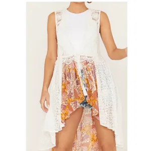 Miss Me Ditzy Floral Duster Vest XS White Lace Floral Fringe Boho‎ Crochet thumbnail 2