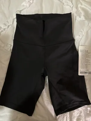 Lululemon Wunder Train Shorts thumbnail 1