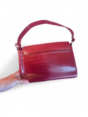 Liz & Co vintage y2k red croc embossed shoulder bag thumbnail 2