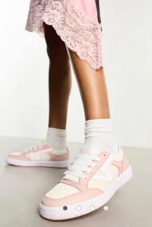 Vans Lowland Sneakers Pink White Perforated Toe Casual ComfyCush Shoes Size 9.5 thumbnail 1