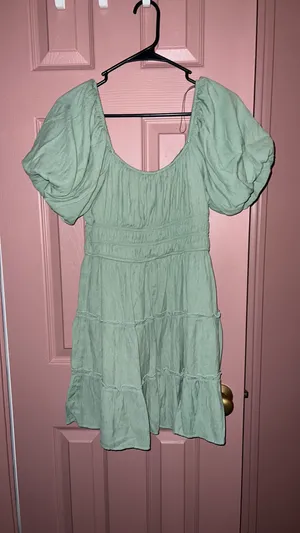 Green Short Dress With Sleeves Size M thumbnail 2