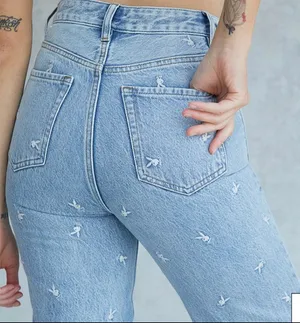 Mom Jeans thumbnail 2