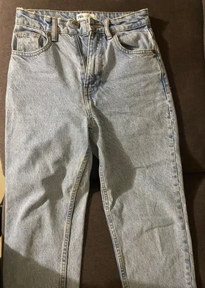 ZARA Mom Fit Jeans thumbnail 2